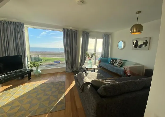 Central Sea View Maisonette